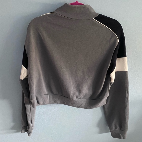 H&M Crop Half-Zip Sweater - Picture 2 of 2